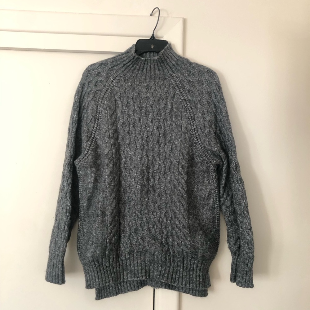COZY // Cable Knit Style Sweater